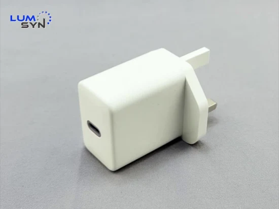 공장에서 영국/미국/EU 플러그가 있는 18W 20W 25W 5V 3A Pd 유형 C 고속 iPhone 충전기 USB 전원 어댑터에 대한 특별 제안